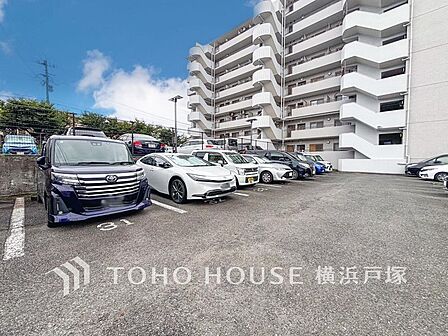 【Car space】敷地内に駐車スペースがあると日々の暮らしをスムーズに運ぶ事が出来ます。（空き状況はお問合せ下さい）