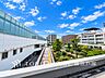 周辺：【View】開放感があり、遮るものもなく気持ちのいい景色が広がります。お部屋にも爽やかな風と暖かく柔らかな日差しが差し込み、毎日の暮らしを豊かに彩ります。