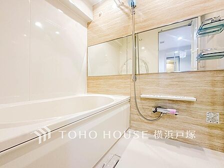 【Bathroom】1日の疲れを取り心身を癒すことができる住まいの中のリラクゼーション空間、リラックスできるよう優しいカラーをチョイスしました。時を忘れるほどのんびりできる空間に。