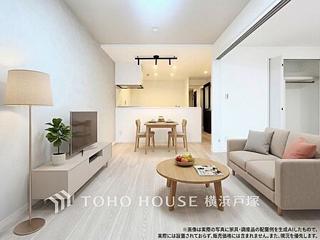 【Living room】光と風が溢れる開放的なリビングダイニングには自然と家族みんなが集まってきます。明るく穏やかな空気の中で飲んだり、食べたり、笑ったり。
