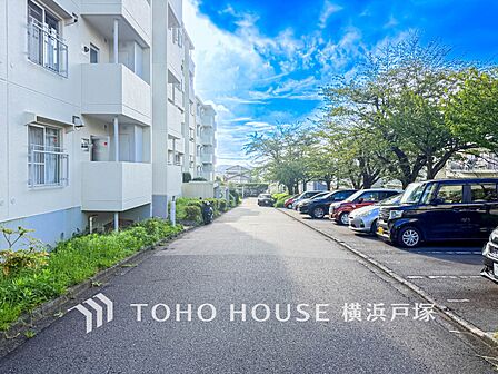 【Car space】敷地内に駐車スペースがあると日々の暮らしをスムーズに運ぶ事が出来ます。(空き状況はお問合せ下さい)