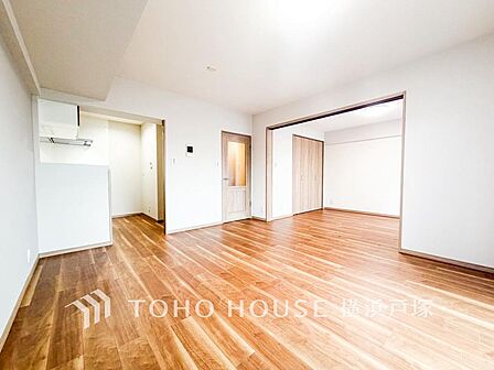 造りこんだ空間演出の妙が生み出す光と質のハーモニーはこの住宅のクオリティの良さを実感させてくれます。