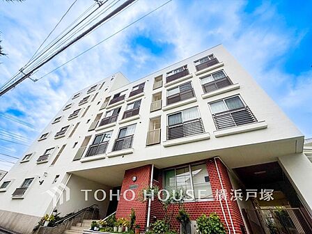 「Appearance」住む人を映し出す洗練された佇まいは、いつまでも輝き続けながらいつしか街の風景に溶け込んでいきます。