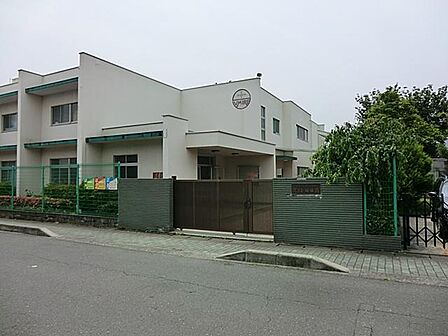 スミレ幼稚園(550)カトリック精神に基づき、挨拶や礼儀思いやりを育む幼児教育を行っている幼稚園。心と身体のバランスのとれた年間カリュキュラムが魅力。