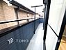 バルコニー：【Balcony】太陽に愛された邸は、陽当り・通風に優れた魅力的で快適さを追求した邸宅でした。ここに住むからこそ意味がある。そんな特別感に浸りながら、毎日をお過ごしして欲しいです 。