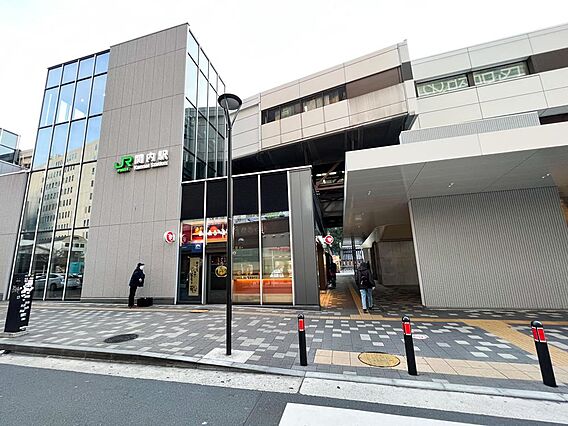 JR根岸線で横...