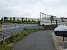 周辺：国道そば、車でのお出かけも便利です