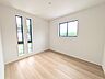 室内：各居室2面採光で明るいお部屋です
