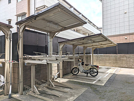 バイク置き場