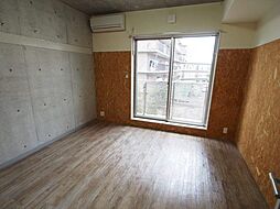 阪急京都本線 西院駅 バス6分 南広町下車 徒歩1分の賃貸マンション 4階1Kのリビング/ダイニング