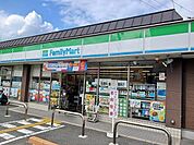 ファミリーマート 梅津段町店まで300m