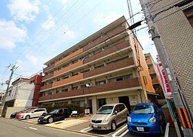 京都府京都市右京区西京極南庄境町50番（賃貸マンション1LDK・1階・62.03㎡） その1