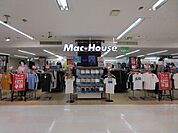 マックハウスイオン吹田店 徒歩9分。 700m