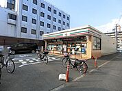 セブンイレブンJR茨木駅西店 徒歩9分。 670m