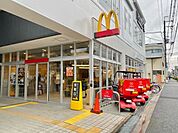 マクドナルド茨木園田店 徒歩8分。 570m
