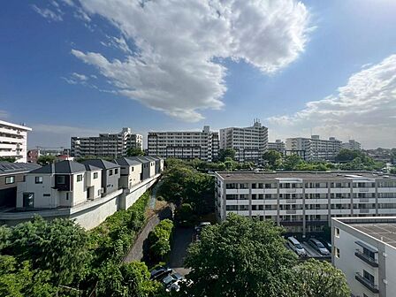 9階住戸で開放感ある眺望が広がります