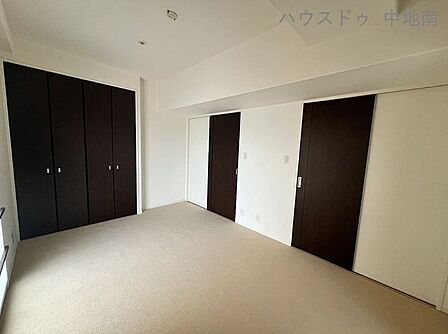 8.7帖の洋室は寝室に最適♪
