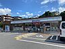 周辺：ファミリーマート奈良鶴舞西店（691m）