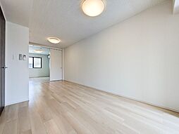 プレッソ 1階1LDKのリビング/ダイニング