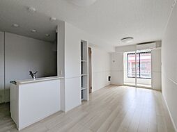 ルーチェ カルマ B 1階1LDKのリビング/ダイニング