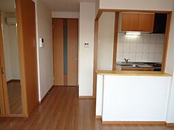 エバーエデン A 1階1LDKのリビング/ダイニング