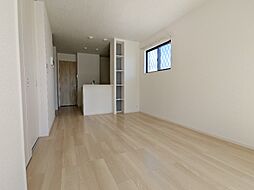 クロスサイド アパートメント I 1階1LDKのリビング/ダイニング