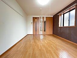 グランアシューレ 1階1Kのリビング/ダイニング