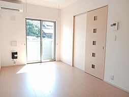 クレビステ B 1階1LDKのリビング/ダイニング