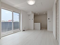 シャトー SANA 1階1LDKのリビング/ダイニング