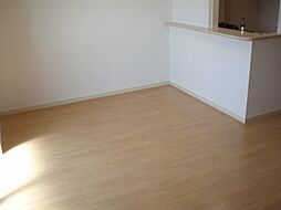 アールヴェイラ D 1階1LDKのリビング/ダイニング