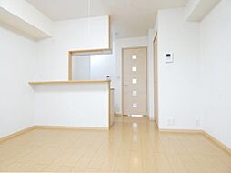 ドリームタウン B 2階1LDKのリビング/ダイニング