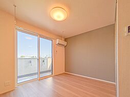 プレミスト IX 1階1LDKのリビング/ダイニング