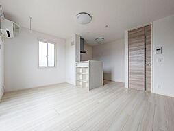 ウィットアイドル 1階1LDKのリビング/ダイニング