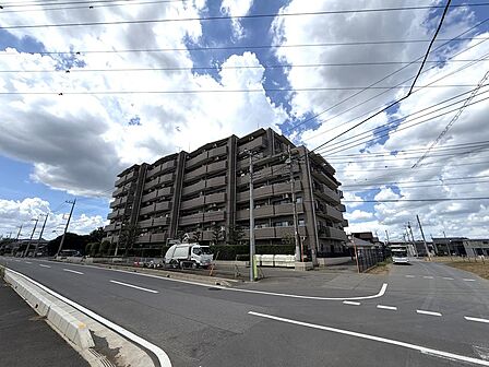 まわりには高い建物もなく日当たり良好です!