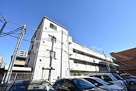 ロイヤルパレス市川  ｜ 千葉県市川市新田４丁目12-19（賃貸マンション1LDK・1階・45.74㎡） その1