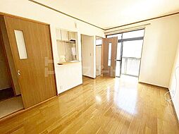 GLUCK HAUS 2階ワンルームのリビング/ダイニング