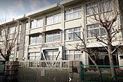 小学校「岡山市立牧石小学校まで3766ｍ」