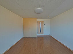 フローラ都紀β 3階1Kのリビング/ダイニング