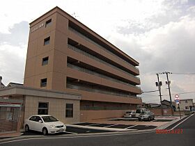 岡山県岡山市北区高柳西町（賃貸マンション1LDK・1階・42.00㎡） その1