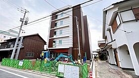 岡山県岡山市北区三門中町（賃貸マンション1LDK・3階・64.98㎡） その1