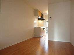 エストレビータ 305 3階1Kのリビング/ダイニング