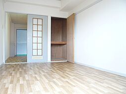 ジョイフリー皆賀 305 3階1DKのリビング/ダイニング