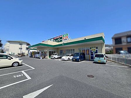 業務スーパー大和郡山店 徒歩10分。 730m