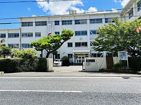 奈良市立富雄中学校 徒歩21分。 1650m