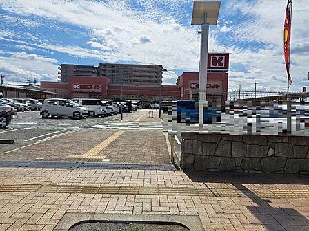 関西スーパー奈良三条店 徒歩8分。 600m