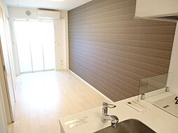 ユニヴァリィII東吉野 B棟 203 2階1LDKのリビング/ダイニング