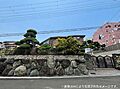 遊歩道との角地...