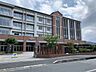 周辺：舞鶴市立白糸中学校 徒歩47分。新舞鶴小学校と志楽小学校地域に住んでいる生徒が通う中学校。2012年3月に新校舎が完成しました。 3710m