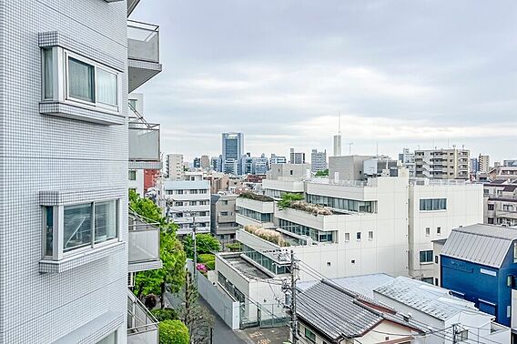 バルコニーから...