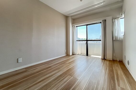 採光は西向きで...